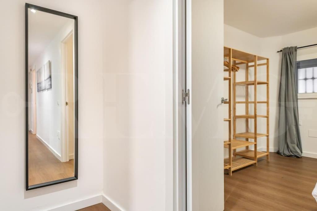 Apartamento With Private Patio By Rems Málaga